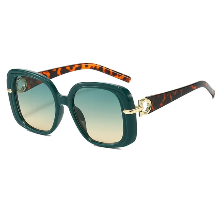 Nadia Women's Retro Oversized Gradient UV400 Square Frame Sunglasses