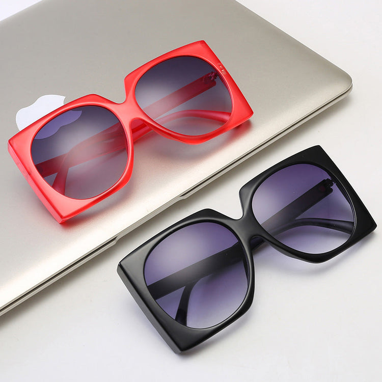 BRENDA WOMEN'S UV 400 OVERSIZED GRADIENT SQUARE FRAME SUNGLASSES