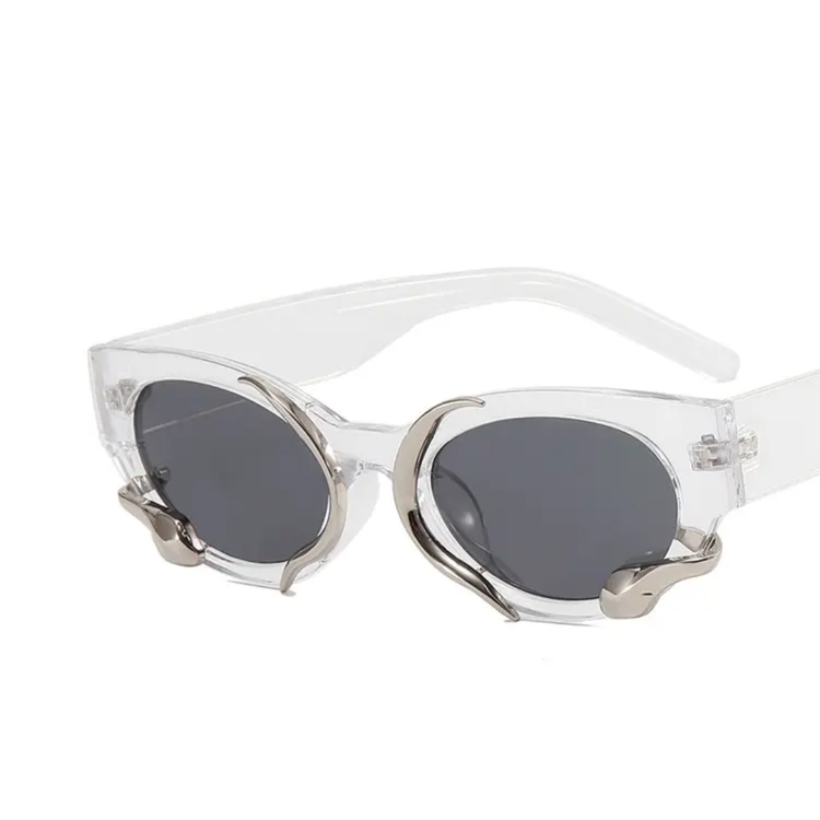 Gia Women's Oval Frame Snake Deatiled Bold Frame UV400 Sunglasses